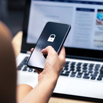 Mobilgerät mit Schloss-Symbol