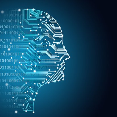 Aus Binärcode generiertes Profil eines menschlichen Kopfes in Weiß- und Blautönen. | TÜVIT