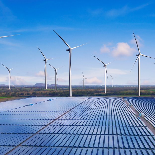 Windräder und Solarpanele